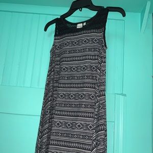 Simple black and white dress!